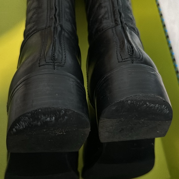 Tory Burch Claremont Quilted Vegan Leather Boot Size: 7.5 w/Gold Metal Details - Picture 12 of 13